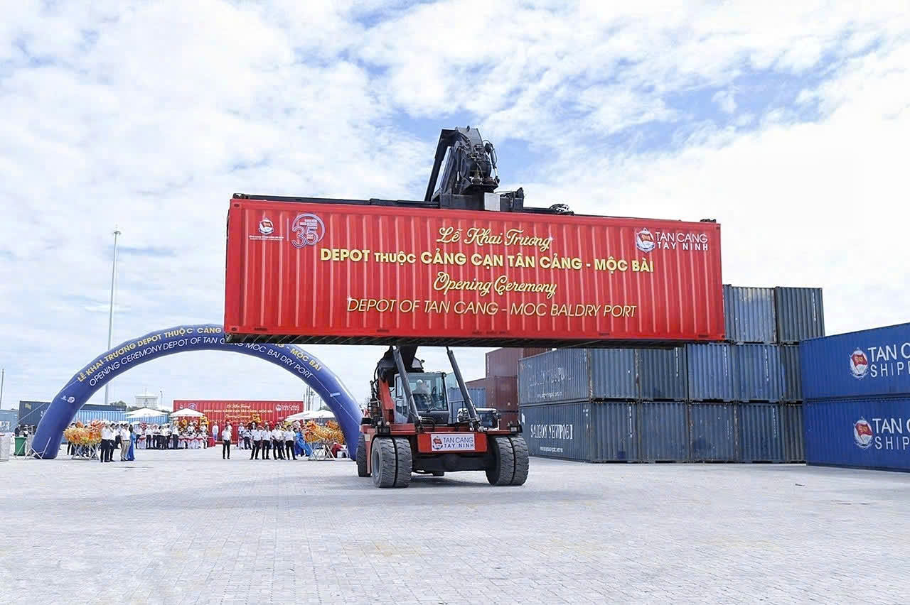 Tay Ninh opens first inland depot at Vietnam–Cambodia trade hub