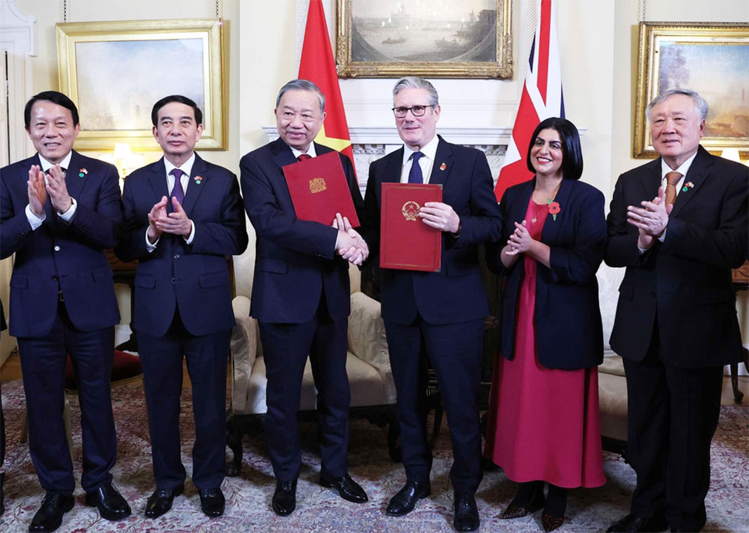Vietnam, UK elevate ties to comprehensive strategic partnership