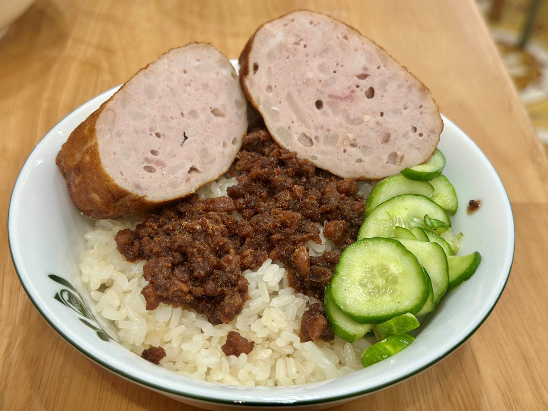 Tasting fermented shrimp paste with minced pork