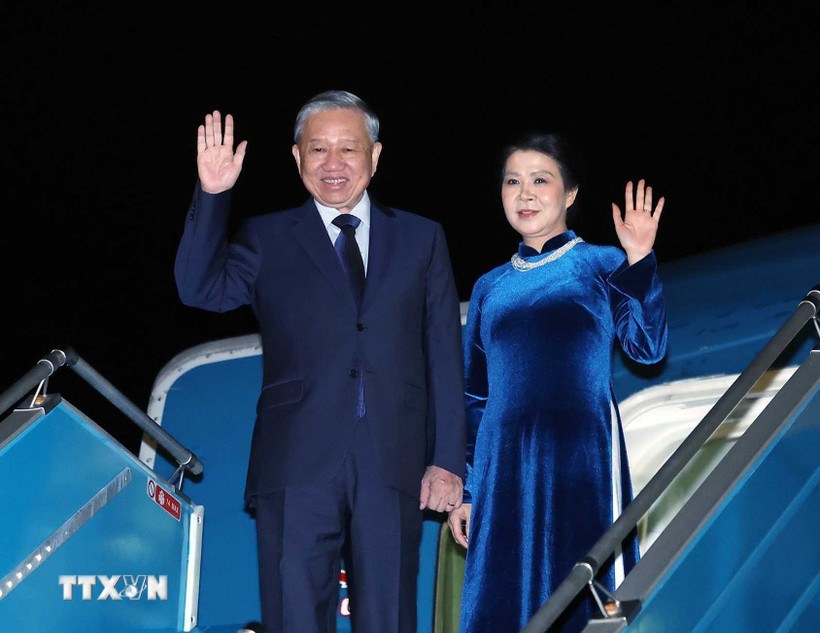 Party Gen Sec To Lam leaves Hanoi for UK
